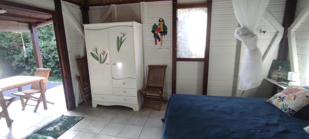 Bungalow Tout Confort Avec Piscine Partagee A 5 Mn De La Mer Saint-Francois  Exterior photo