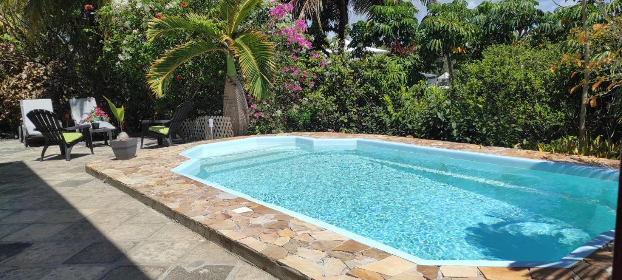 Bungalow Tout Confort Avec Piscine Partagee A 5 Mn De La Mer Saint-Francois  Exterior photo